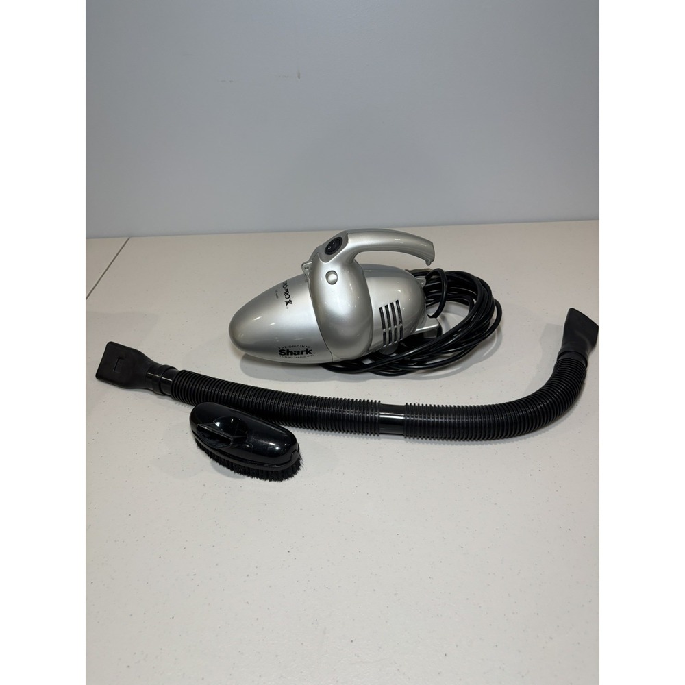 Shark Hand Held Vacuum Cleaner Euro-Pro X Model EP033 700 Watts With ATTACHMENT